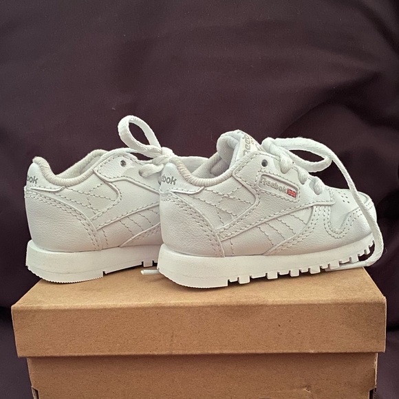 Infant Classic Reebok’s - Picture 2 of 11
